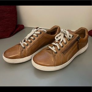 Clarks Nalle Lace Women’s sneakers leather saddle tan size 7.5